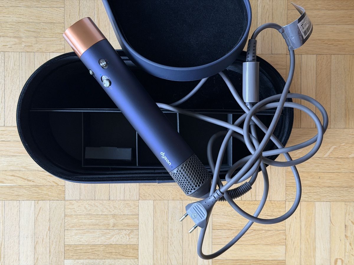 Dyson Föhn: Dyson Airwrap komplettes Set mit Originalkoffer. CH – Gebraucht aus Pregassona von fil_8jpy 5