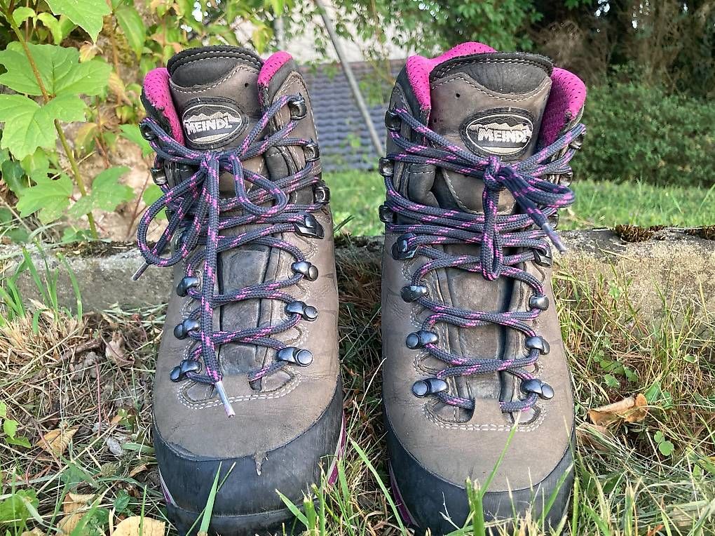 Meindl Damenschuhe: Wanderschuhe Meindl Pelmo MFS W Grösse 38 – Gebraucht aus Wagen von Loppa