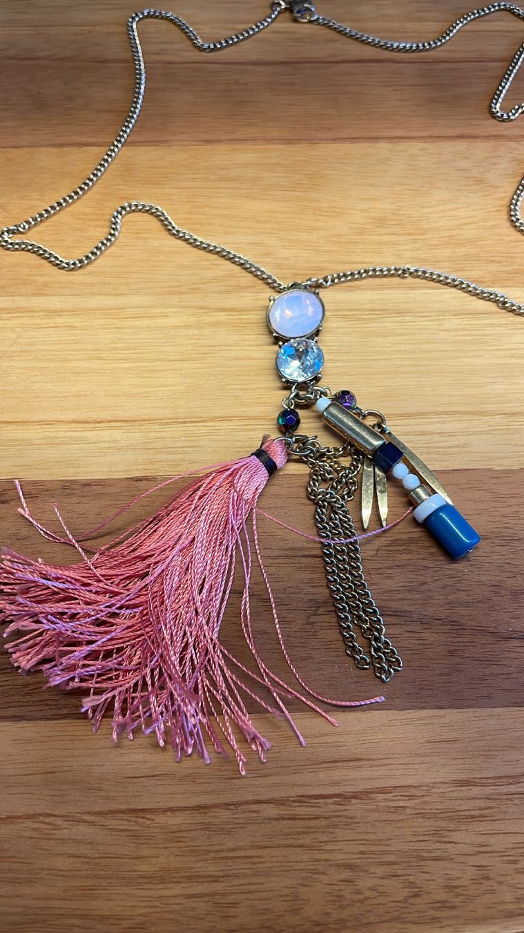 Altri gioielli: Goldfarbener Modeschmuck mit verspieltem Anhänger – Usato da Lyss venduto da Cla_xhb8 1