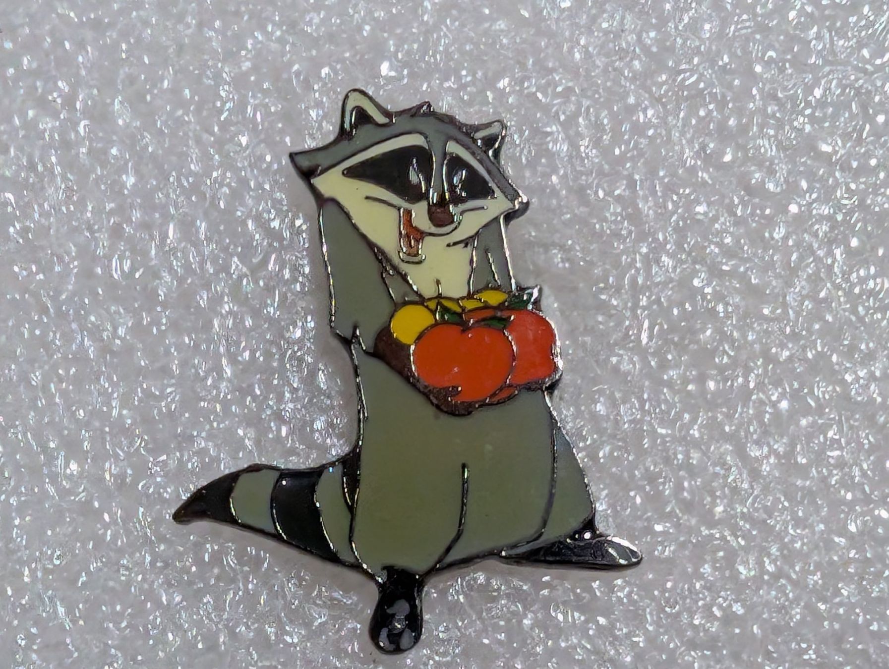Plaketten & Abzeichen: Ansteckpin 254: Waschbär – Gebraucht aus Oppligen von Pin-Fall-Shop