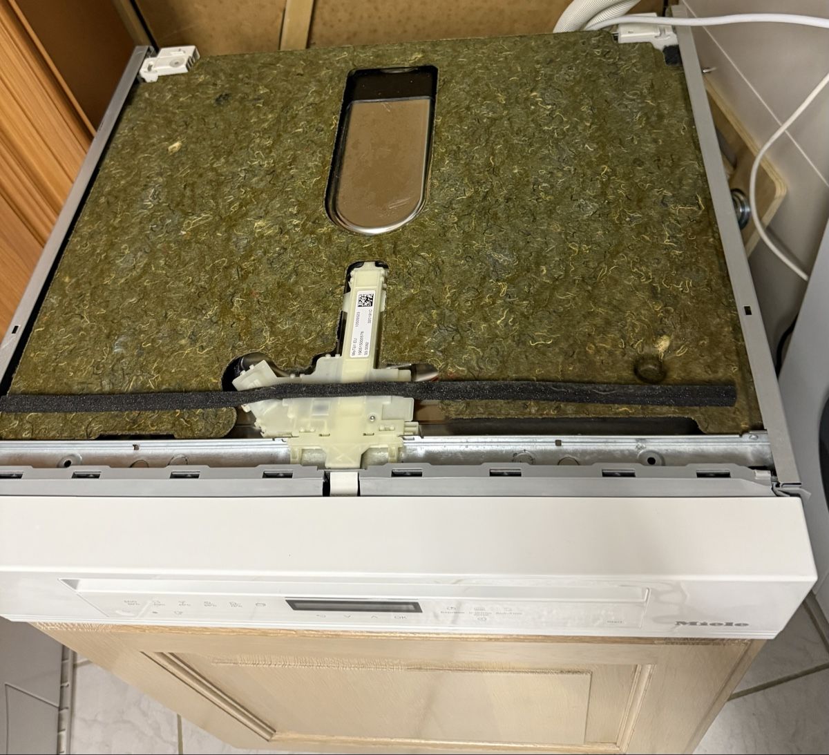 Lavastoviglie: Miele Geschirrspüler AutoDose 60Cm A+++ – Usato da Kilchberg ZH venduto da Rei_9 7