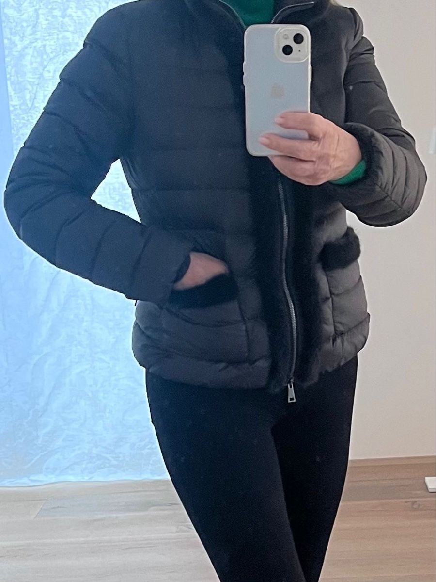 Moncler Giacche: Moncler Daunenjacke mit Nerzbesatz – Nuovo (secondo la descrizione) da Wangen b. Olten venduto da jade.b 2