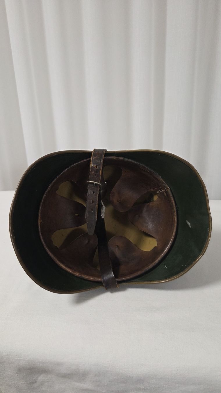 Pompieri: casque pompier  – Usato da Ecublens VD venduto da Moun 2