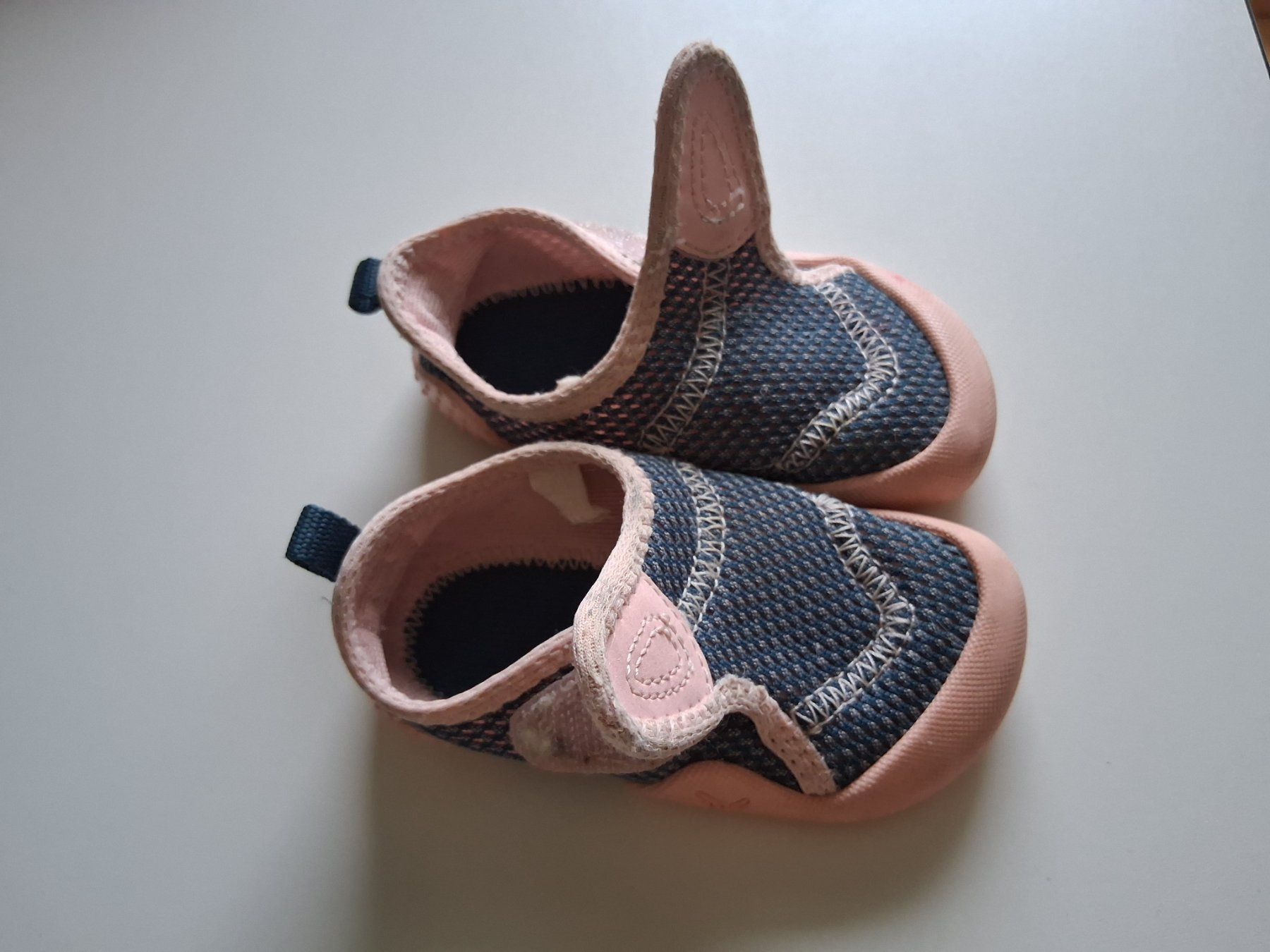 Decathlon Scarpe per ragazzi: Chaussons de bébé Decathlon – Usato da St-Légier-Chiésaz venduto da dma_699g 3