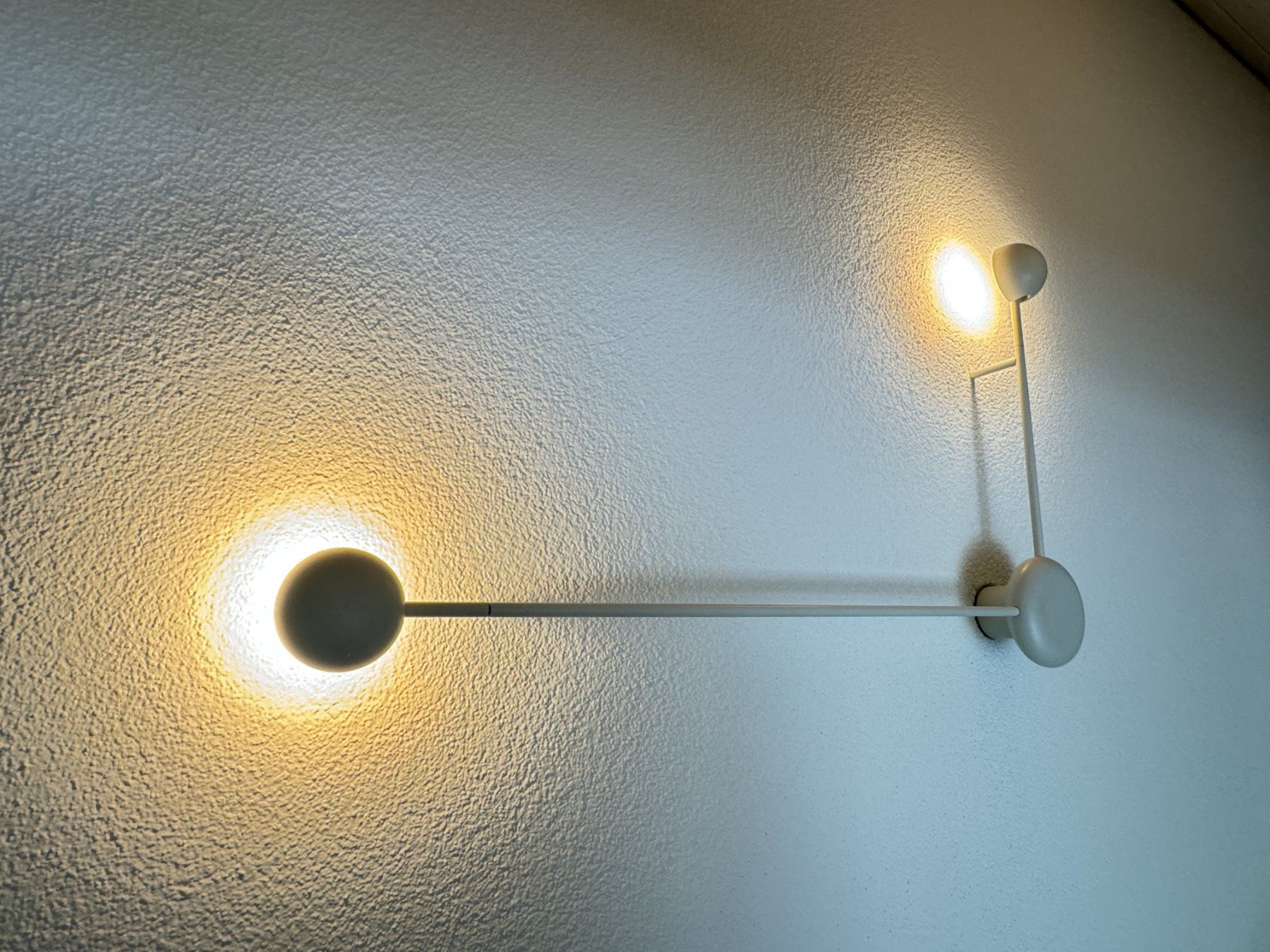 Lampes: Moderne Wandleuchte Vibia Pin – D'occasion à Rombach par lucamattei 4