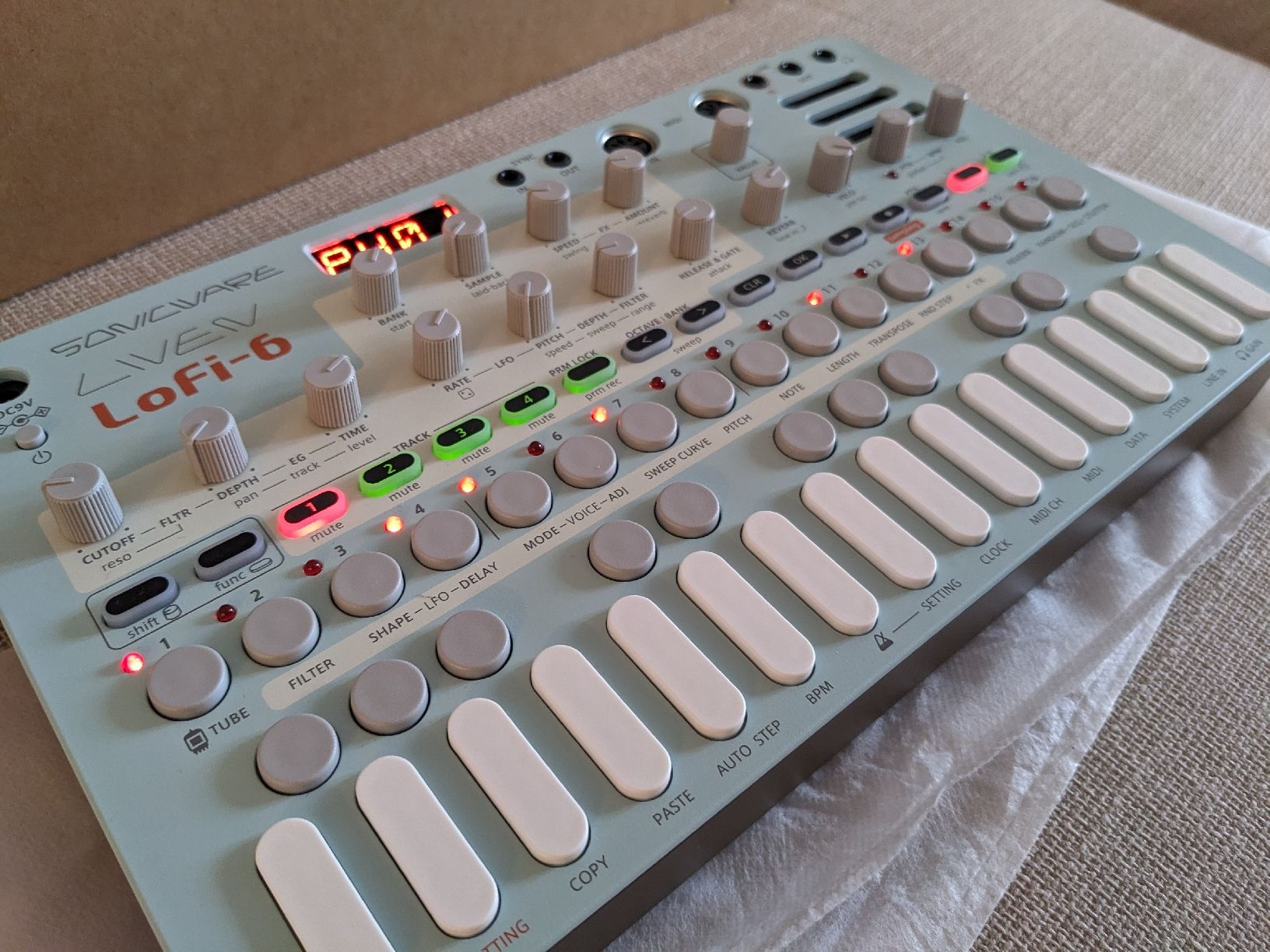 Musikinstrumente: SONICWARE - Liven LoFi 6 – Neu (gemäss Beschreibung) aus Sion von Dom1957
