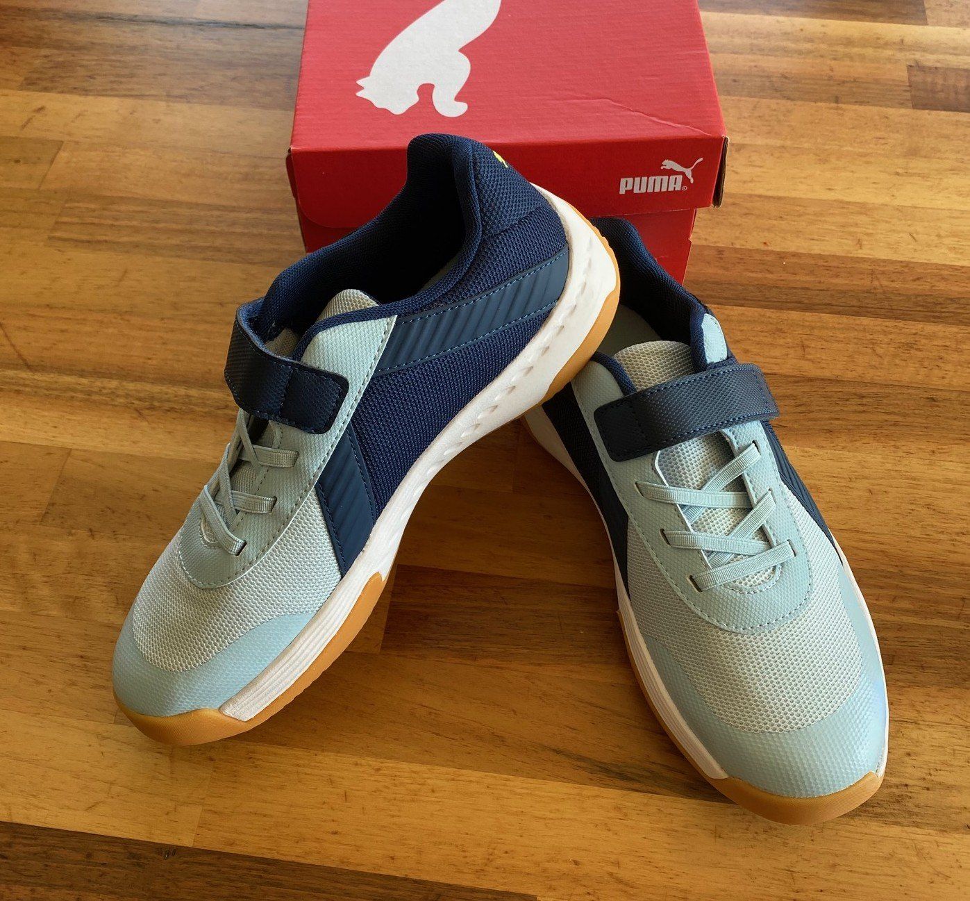 Puma Schuhe für Jungen: Puma Hallenschuhe Gr. 37 "NEU" – Neu und originalverpackt aus Appenzell von sputnik84 1