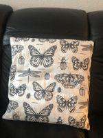 Zierkissenbezug mit Schmetterlinge Muster Handarbeit