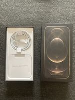 IPhone 12 Verpackung mit UBS-C Kabel