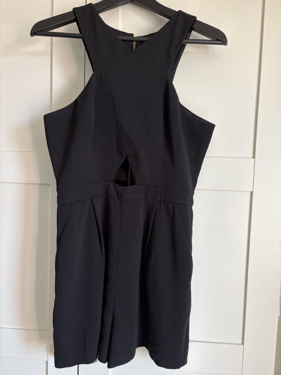 New Look Tute: kurzer Jumpsuit schwarz gr 40 – Usato da Benken ZH venduto da m1310