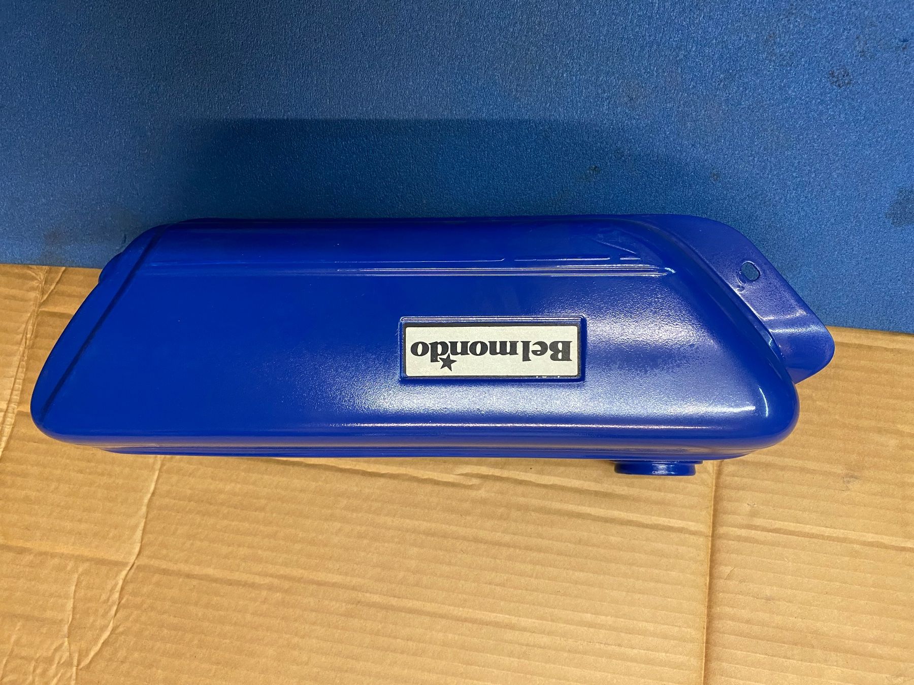 Malaguti Mofas: Tank  belmondo Malaguti mofa – Gebraucht aus Vevey von  1