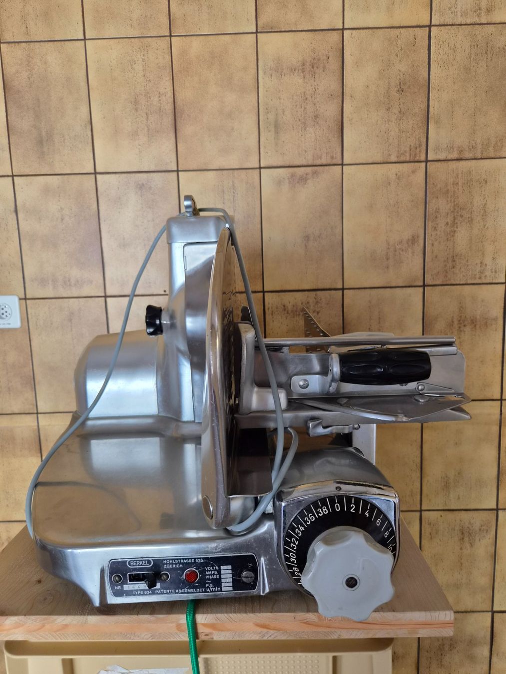 Berkel Küchengeräte: Berkel Aufschnittmaschine – Gebraucht aus Schänis von stipi01 1
