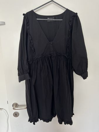 Dress black long sleeve size XS ruffles new
