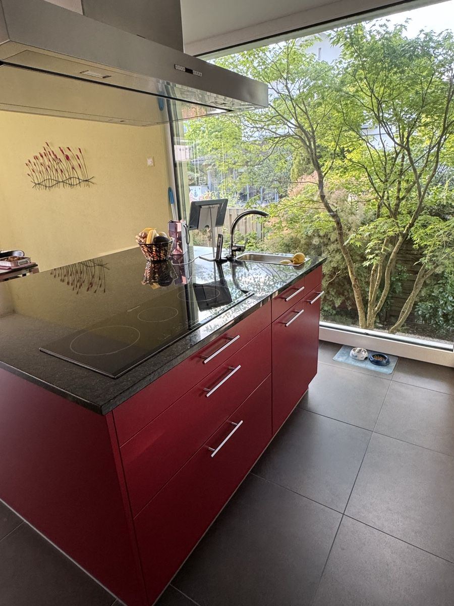 Cucine complete: Moderne Kücke mit Kochinsel – Usato da Bern venduto da tri_9nr9 6