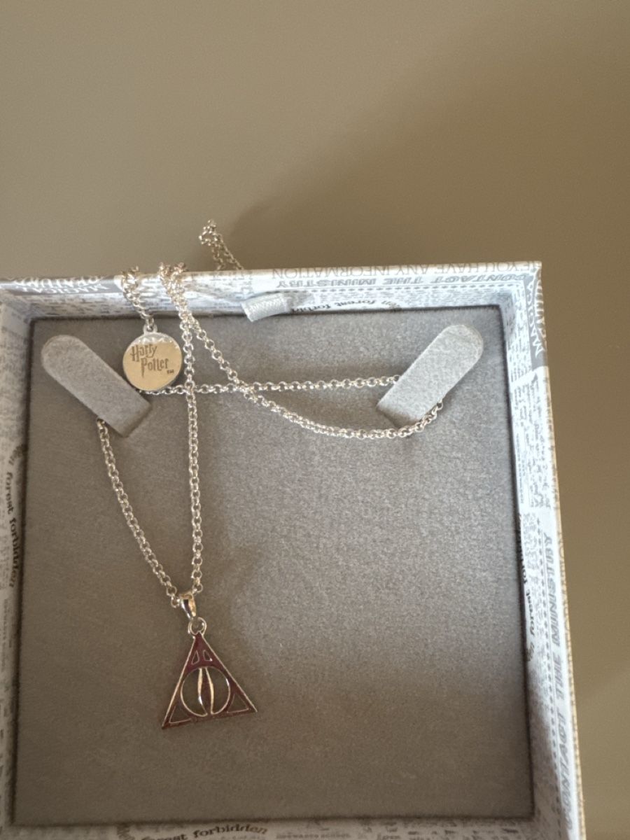 Catenine: Harry Potter Halskette silber neu – Nuovo e nell'imballaggio originale da Lachen SZ venduto da LuganoLugano 1