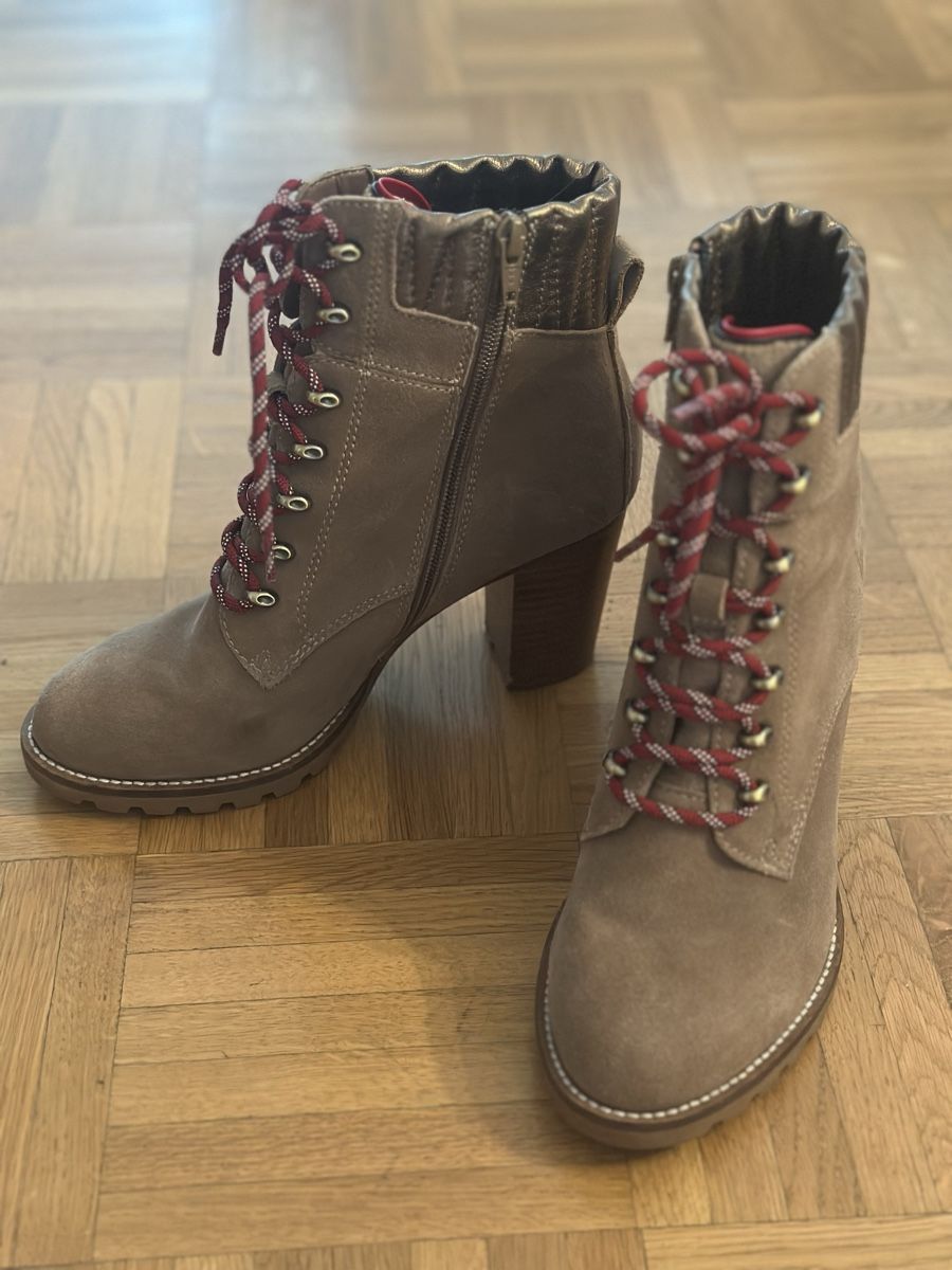 Tommy Hilfiger Scarpe da donna: Stiefelette von Tommy Hilfiger – Usato da Bern venduto da ambeck