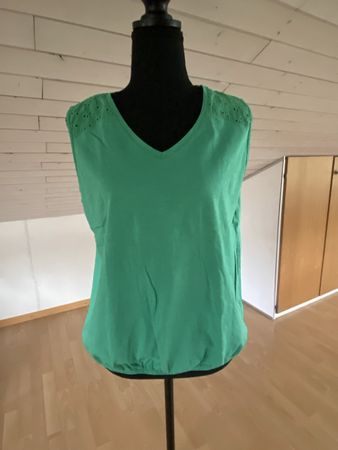 Damen Top ENJOY Gr. M Baumwolle Stickerei grün neuwertig