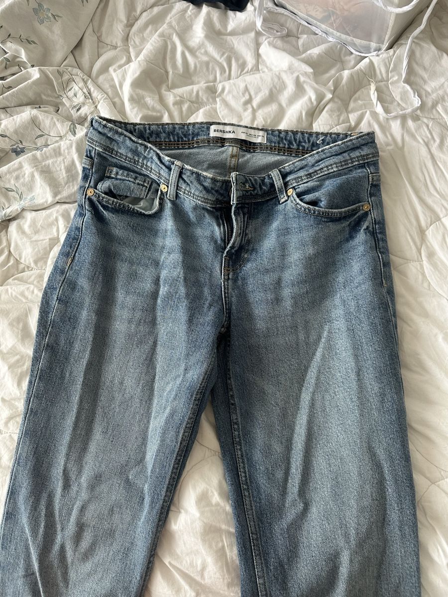 Bershka Jeans: Bershka Pantalons Jeans – Nuovo (secondo la descrizione) da Hauterive NE venduto da ric_cx8j 2