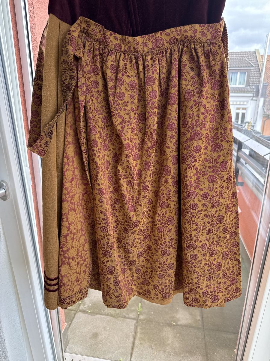 Costumi: Dirndl Julia Trentini unused – Nuovo e nell'imballaggio originale da Zürich venduto da kor_52kp 2