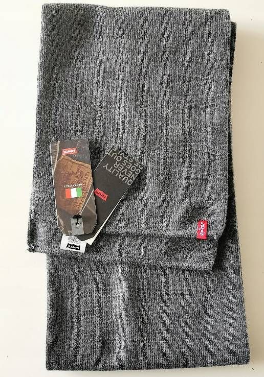 Foulards, Tücher & Schals: Levis Schal, grau, neu, unisex, 100% Polyacryl – Neu und originalverpackt aus Sursee von Engel19 3