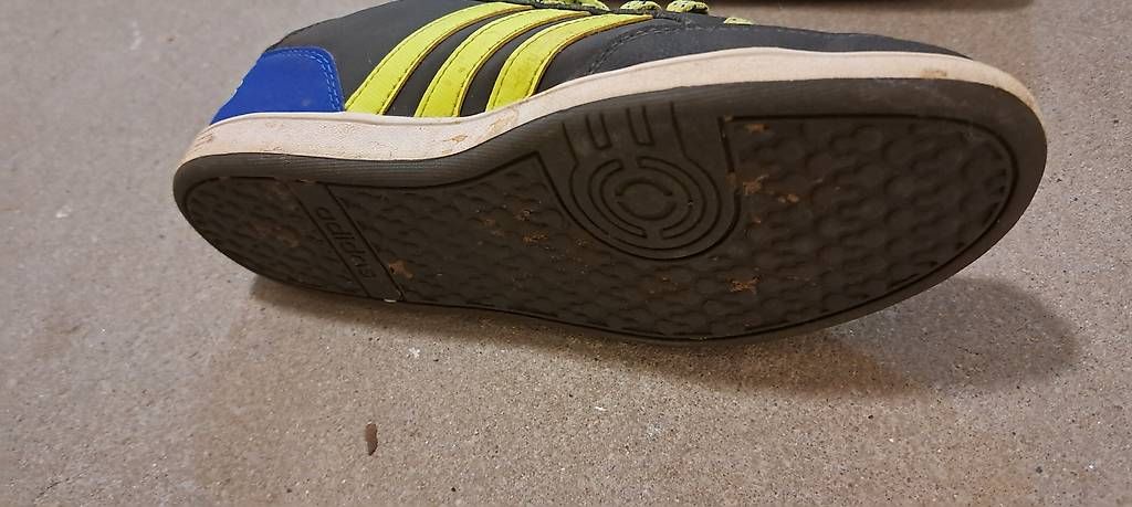 Scarpe per ragazzi: Gr. 37.5 Adidas Turnschuhe – Usato da Oetwil a.d. Limmat venduto da Stupsi1234