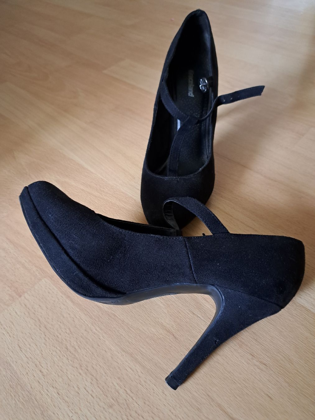 Graceland Damenschuhe: Schwarze Pumps mit Riemchen Gr. 38 Graceland – Gebraucht aus Luzern von Mischabell 1