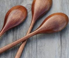 Holzlöffel Esslöffel Kochlöffel aus leichtem Holz 4er-Set