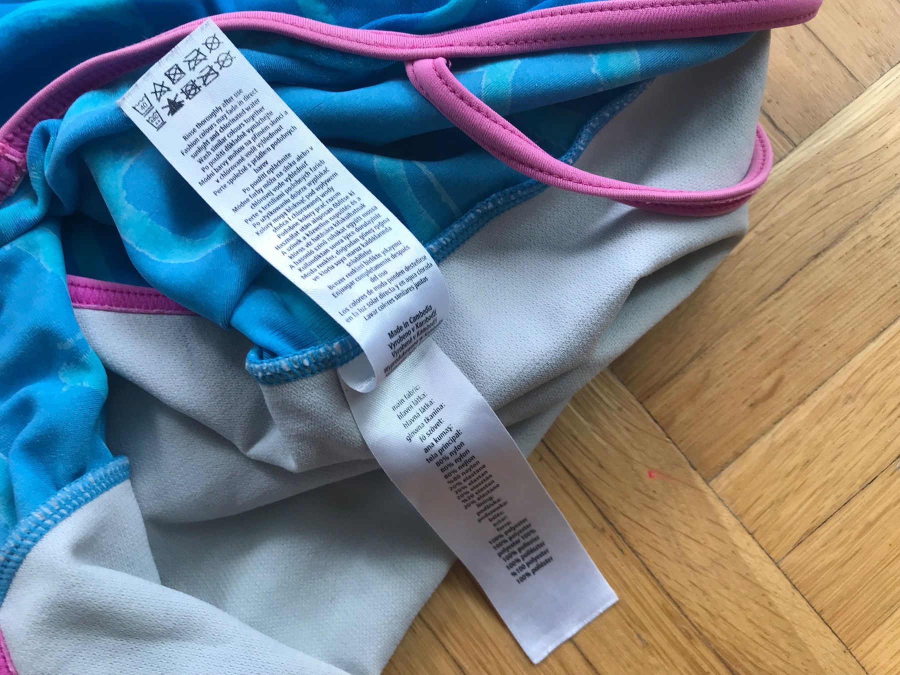 Costumi da bagno & Bikini: Badekleid Grösse 116/122 - Porto 1.40 – Usato da Emmenbrücke venduto da Hathor123 3