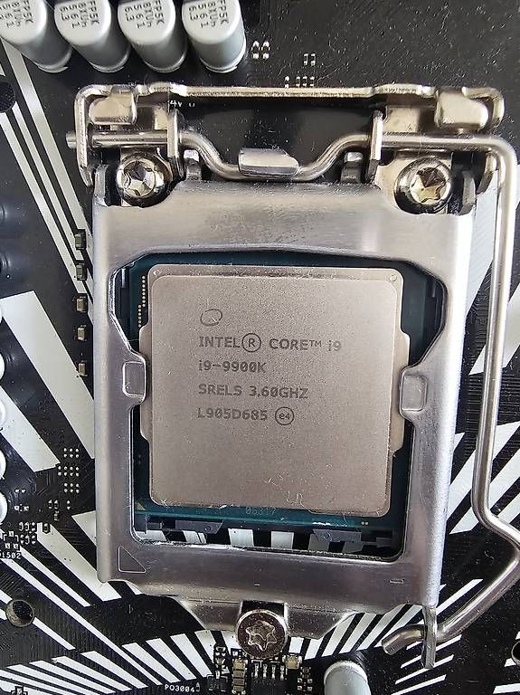 Intel Componenti elettronici: Cpu Intel core i9 9900k + Cooler Master Liquid 120 – Usato da Massagno venduto da toi_m8xk 2