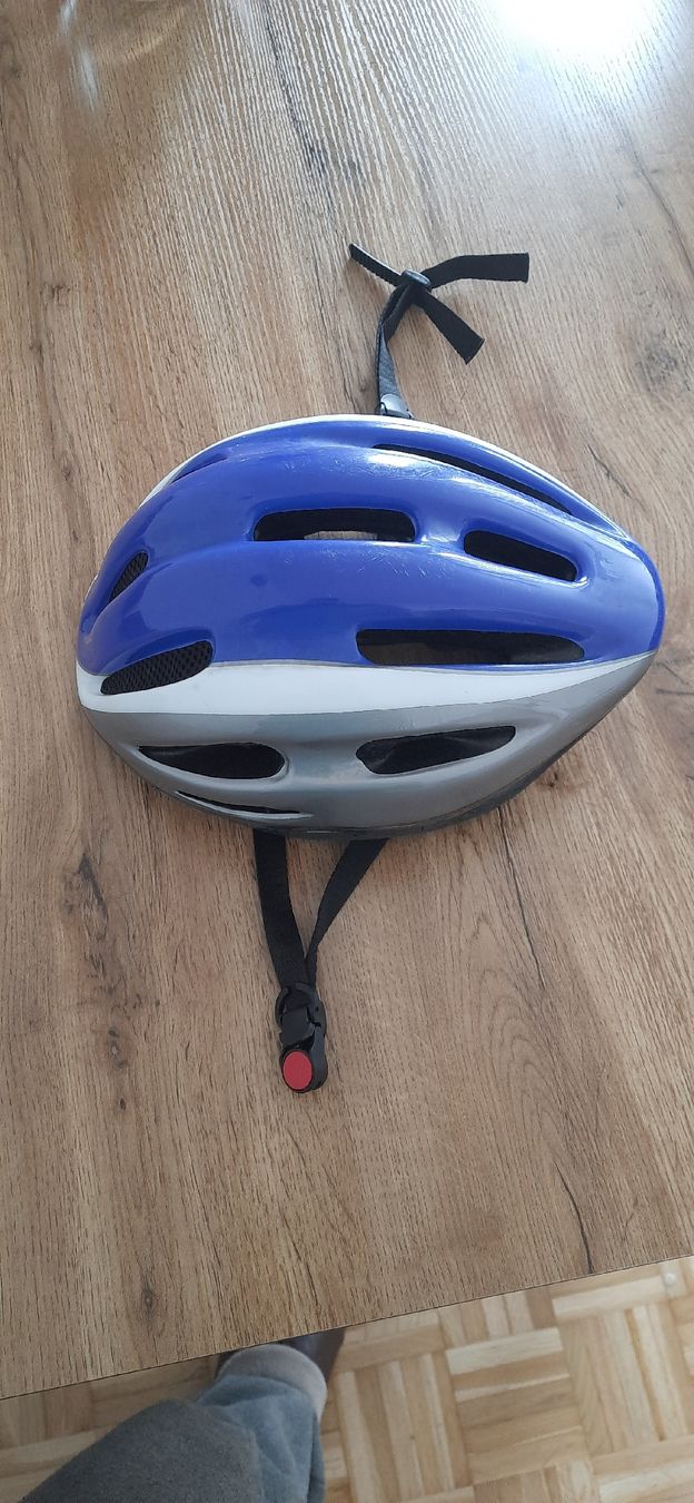 Helme: Helm – Gebraucht aus Gossau SG von Uemmet 1
