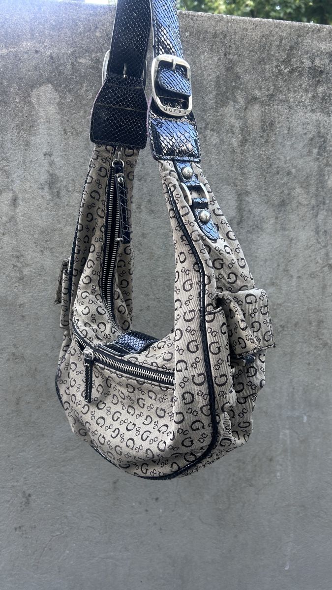 Guess Borse da donna: Guess Handtasche  – Usato da Zürich venduto da Runakaja 2