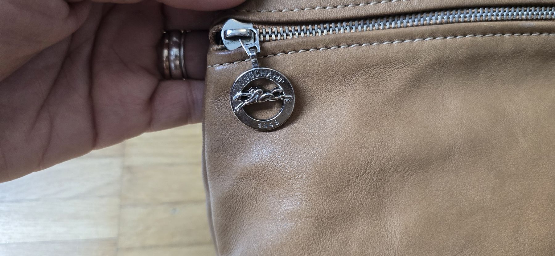 Sacs femmes: Longchamp Leather Handbag Brown  – D'occasion à Oberglatt ZH par ros_w89m 2
