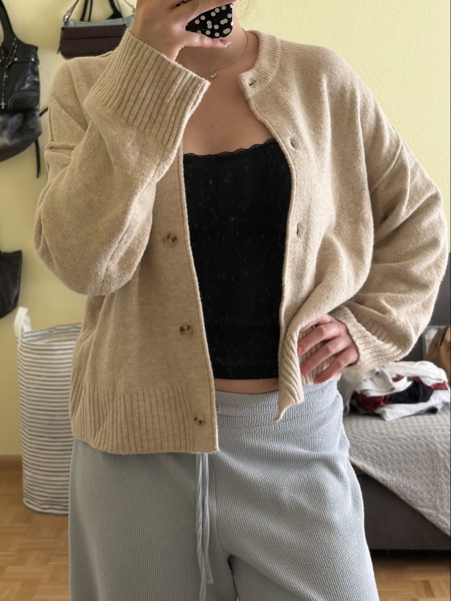 Pullover & Sweatshirts: Cardigan Beige – Neu (gemäss Beschreibung) aus Basel von pau_w9yw 1