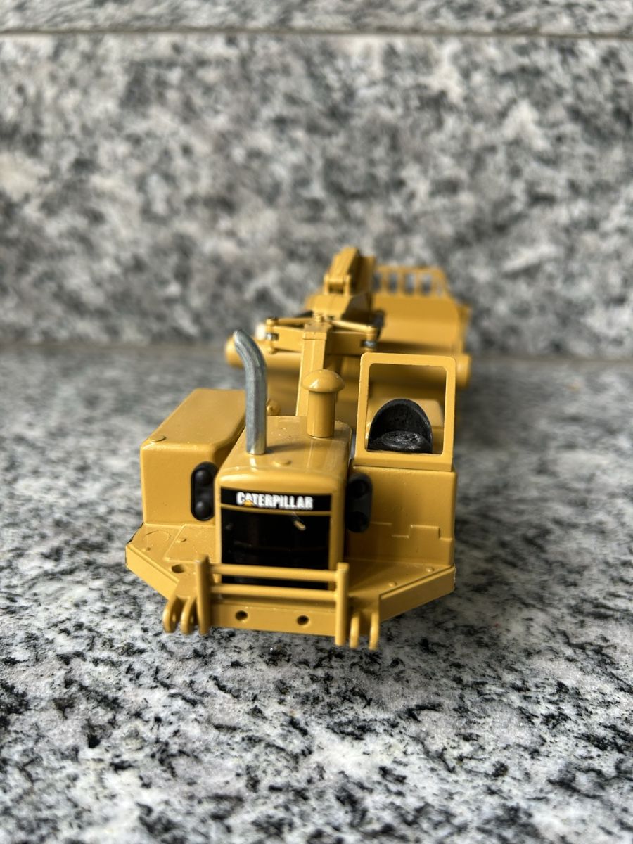 Caterpillar Kit di modellismo & Modellini statici: Caterpillar 621 Scraper, 1:50, NZG – Usato da Horw venduto da Tigercat635 2
