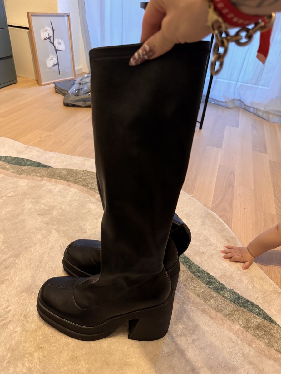 Scarpe da donna: Stiefel schwarz Plateau Blockabsatz Grösse 39 – Nuovo (secondo la descrizione) da Spreitenbach venduto da sve_lj5r