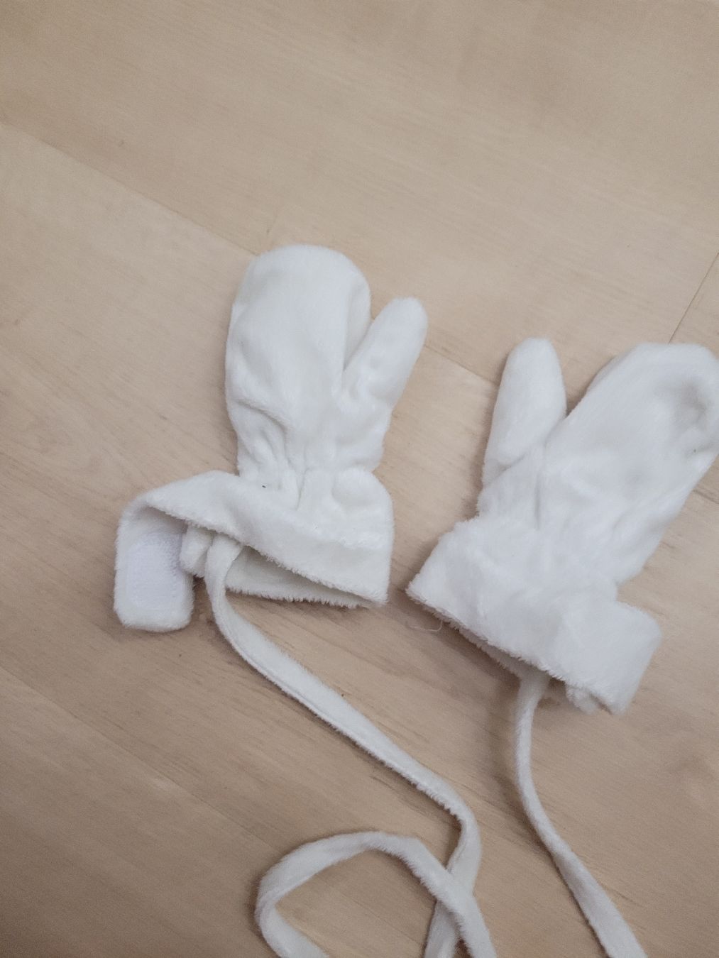 Gants: Handschuhe 6 Monate – D'occasion à Lupsingen par sta_wgg5 3
