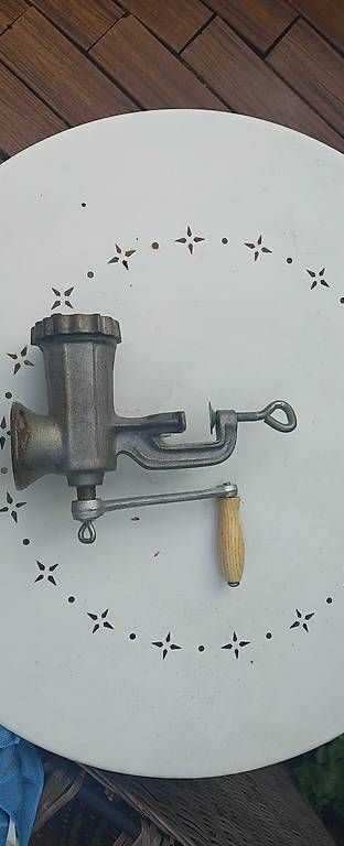 Elettrodomestici da cucina: Fleischwolf  Vintage Handkurbel, funktionsfähig – Usato da Killwangen venduto da Swissaloha 2