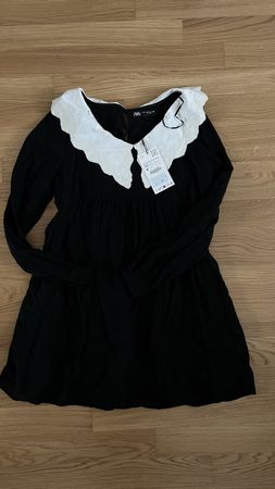 Zara Kleid mit Rüschenkragen