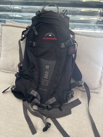 Rucksack Dakine Heli Pro schwarz für Outdoor Sport gebraucht