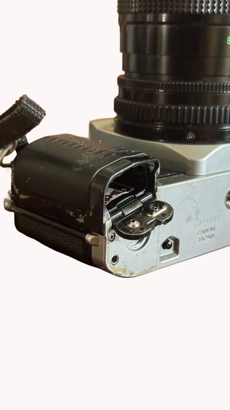 Canon Appareil photo: Canon AL 1 QF Set mit 2 FD Objektiven Blitz Ledertasche – D'occasion à Kleinandelfingen par _Sebi 9
