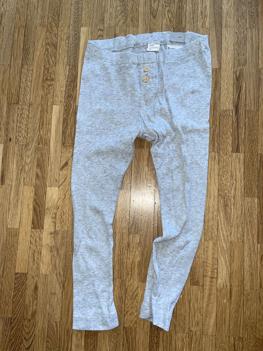 H&M Calze & Collant: H&M Leggings, Gr. 104, Grau – Usato da luzern venduto da plueschmors.