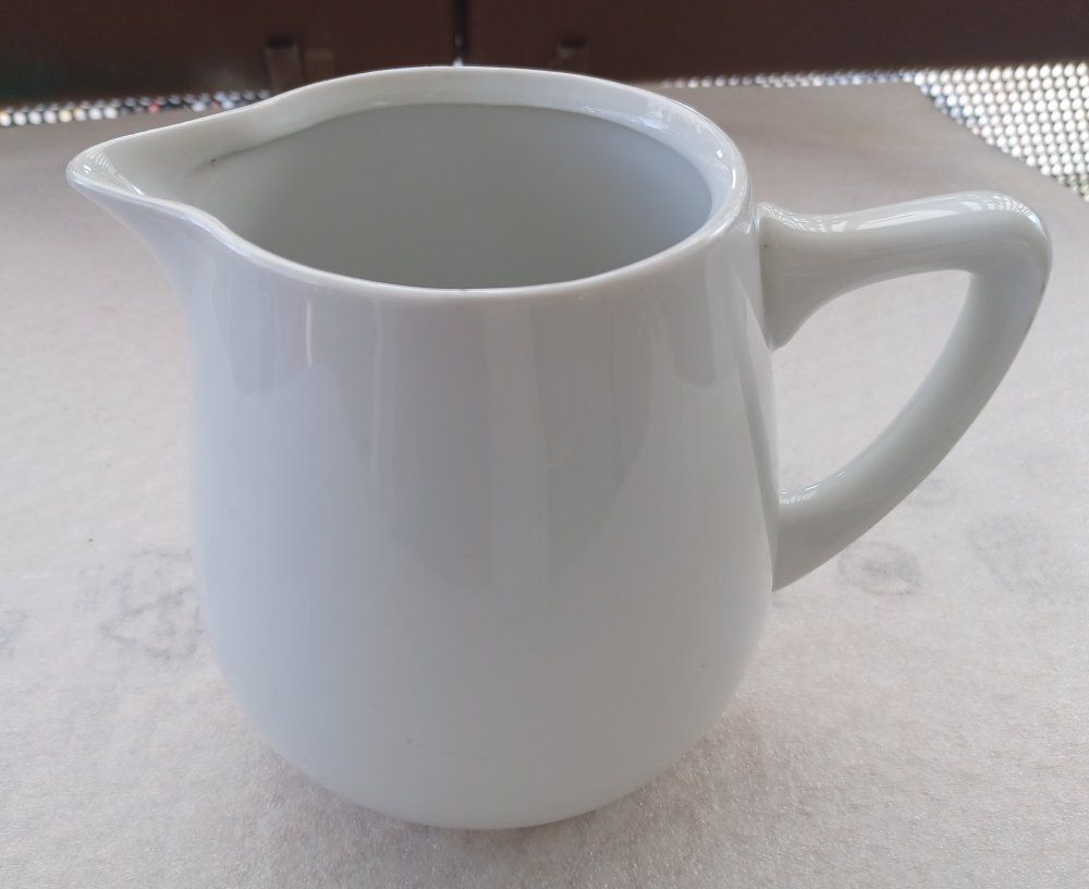 Rössler Caraffe: RÖSSLER weißer Krug 1 Liter -E90 – Usato da Morges venduto da vimajes12
