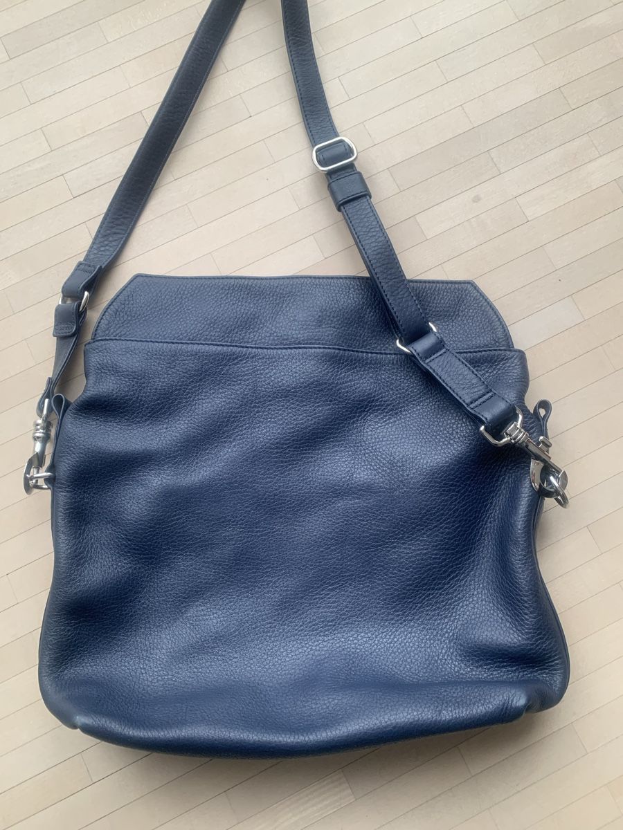 Taschen für Damen: Umhängetasche Ana Blum navy – Gebraucht aus Zürich von louise66
