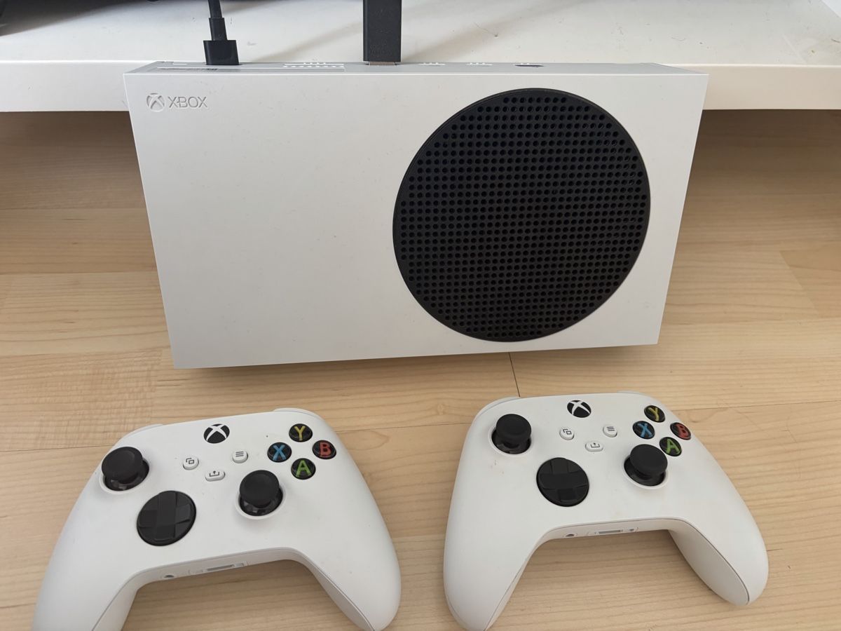 Microsoft Console: Spielkonsole Microsoft Xbox Series S  – Usato da Au / ZH venduto da Felipe_londono 2