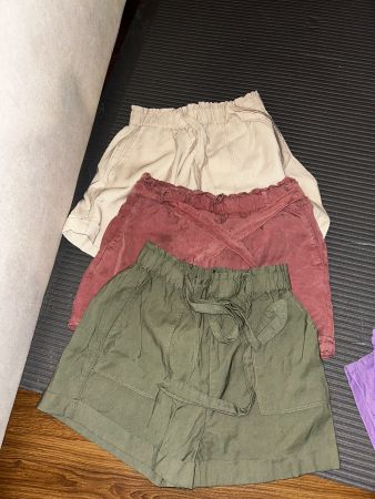3 Damen Shorts Gr. S Beige Khaki Braun Sommerlook