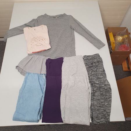 Mädchen Kleiderpaket, Grösse 134-140 Top Zustand!