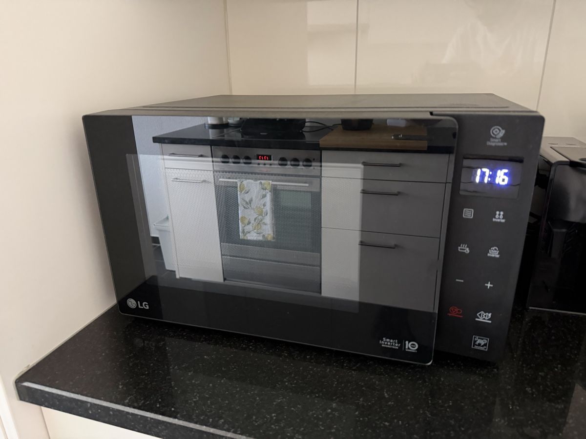 Elettrodomestici da cucina: Microwave LG – Usato da Effretikon venduto da FESP89