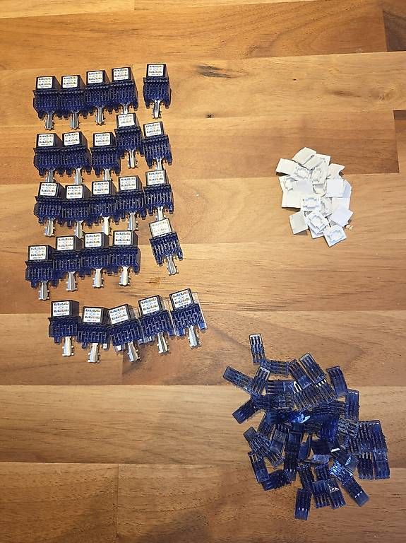 Spine: R&M  RJ45 Stecker – Usato da Bretzwil venduto da herrhausb
