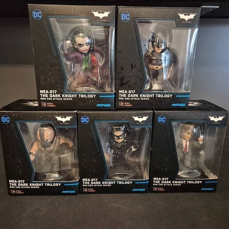 Statuette: Beast Kingdom Mini Egg Attack The Dark Knight SET – Nuovo (secondo la descrizione) da Boll venduto da Marquee