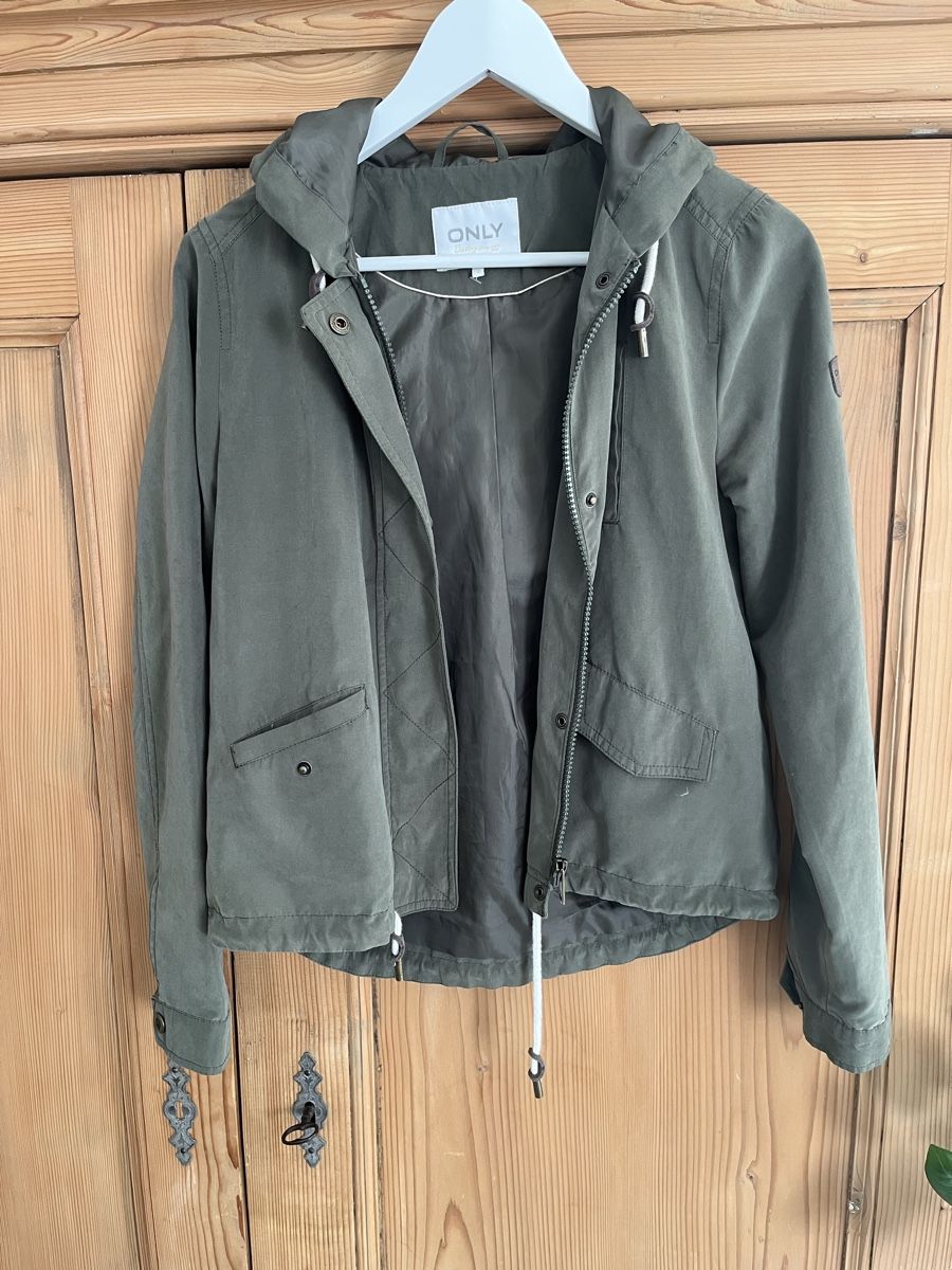Only Giacche: Leichte Jacke von Only, Grösse S – Usato da Männedorf venduto da Qurop